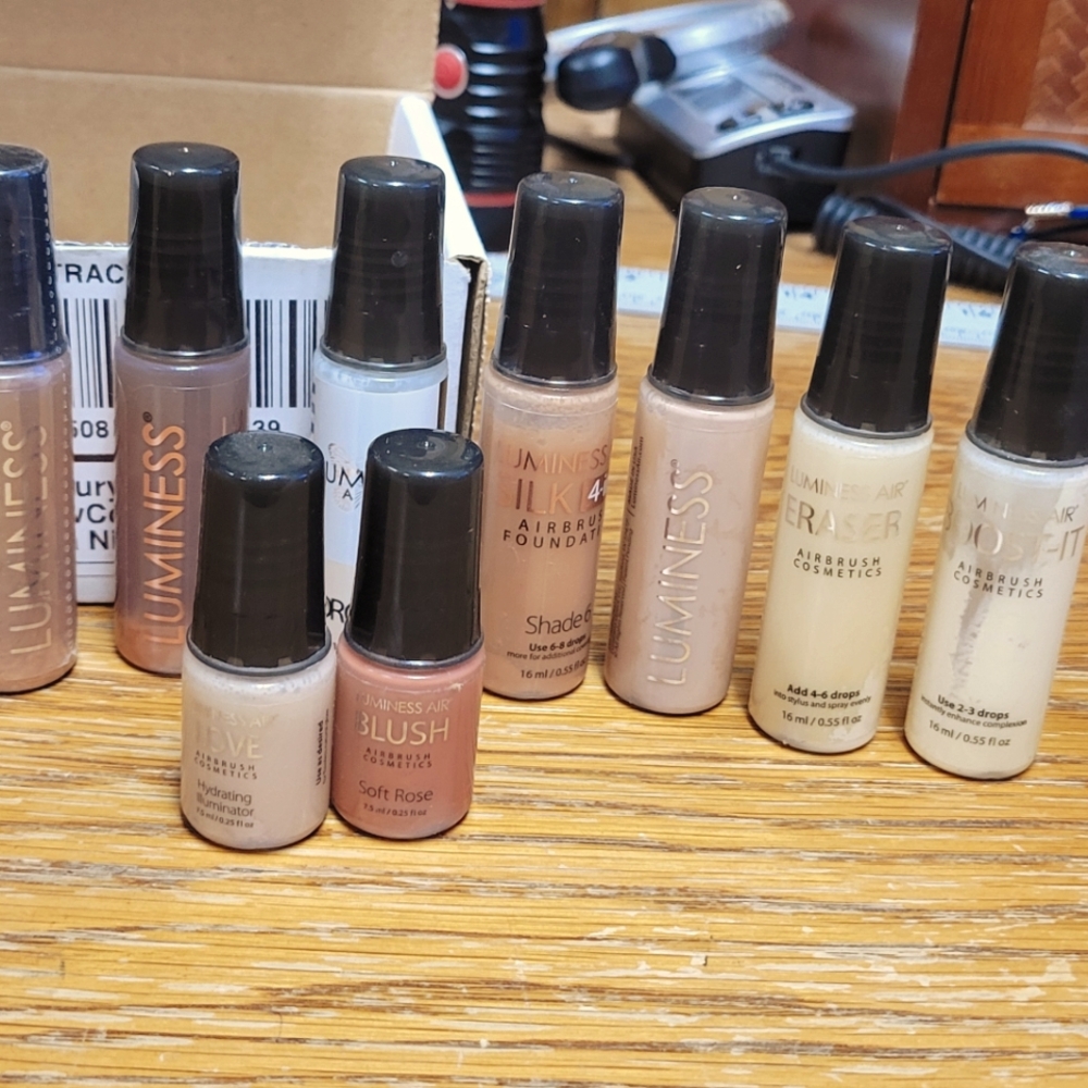 Luminess Airbrush asst shades foundations 4-7 plus